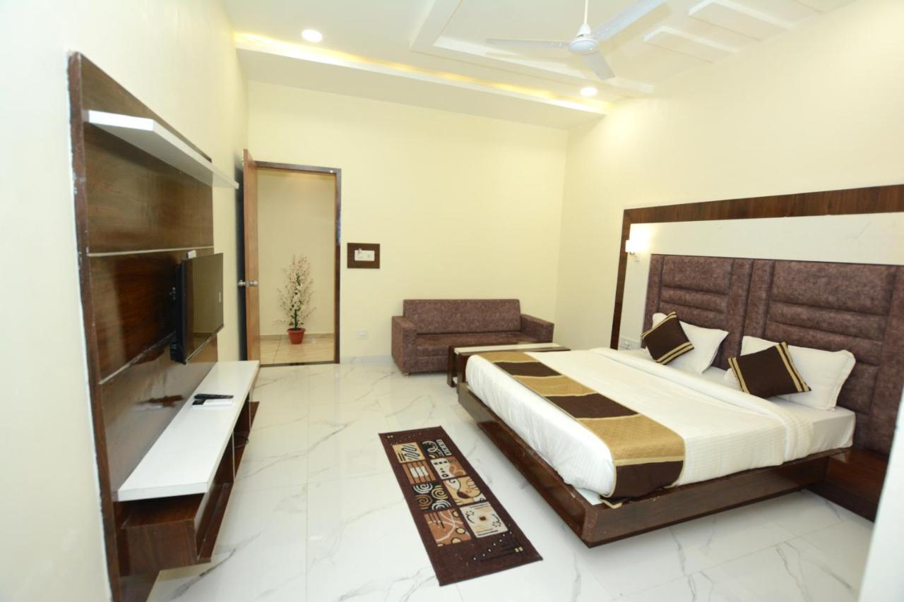 Hotel Villa Inn Anand Exterior photo