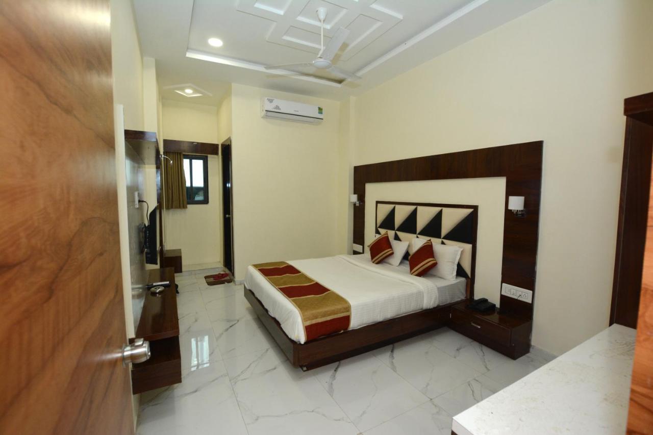 Hotel Villa Inn Anand Exterior photo